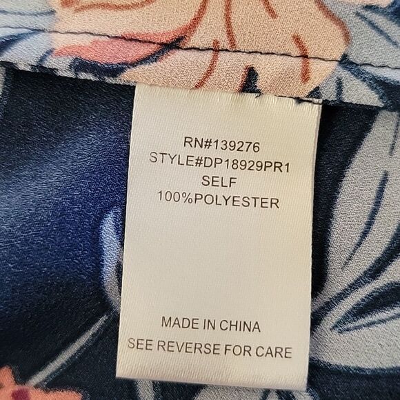 Daniel Rainn blue floral button down top - Picture 5 of 6